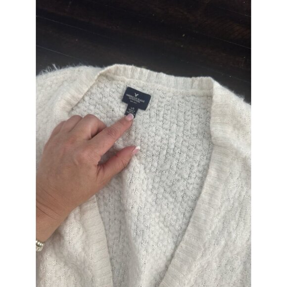 AMERICAN EAGLE AE Womens Size Large Fuzzy Cardigan Cream - Picture 3 of 3